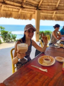 women having lunch on their trip in el salvador