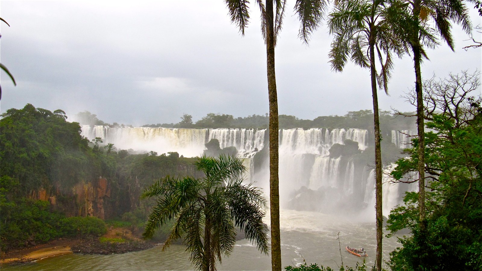 Iguazu Falls - Argentina Explorer 