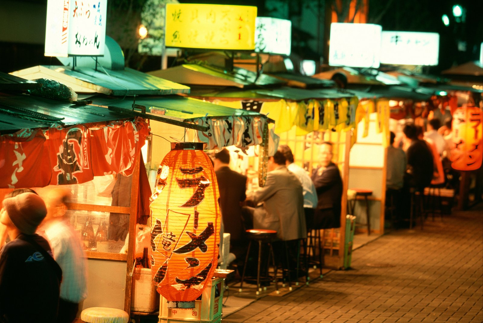 Nakasu Yatai - Fukuoka - Southern Japan with Keri & Nicola