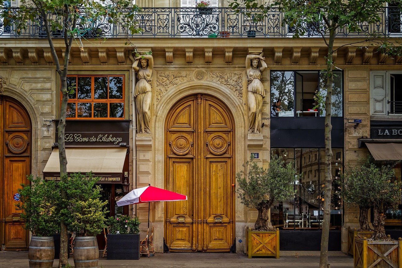 Stephanie McDonald Paris Shopping Adventure