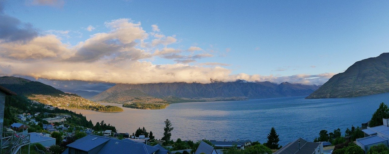 Queenstown - Tour of New Zealand - North & South Island