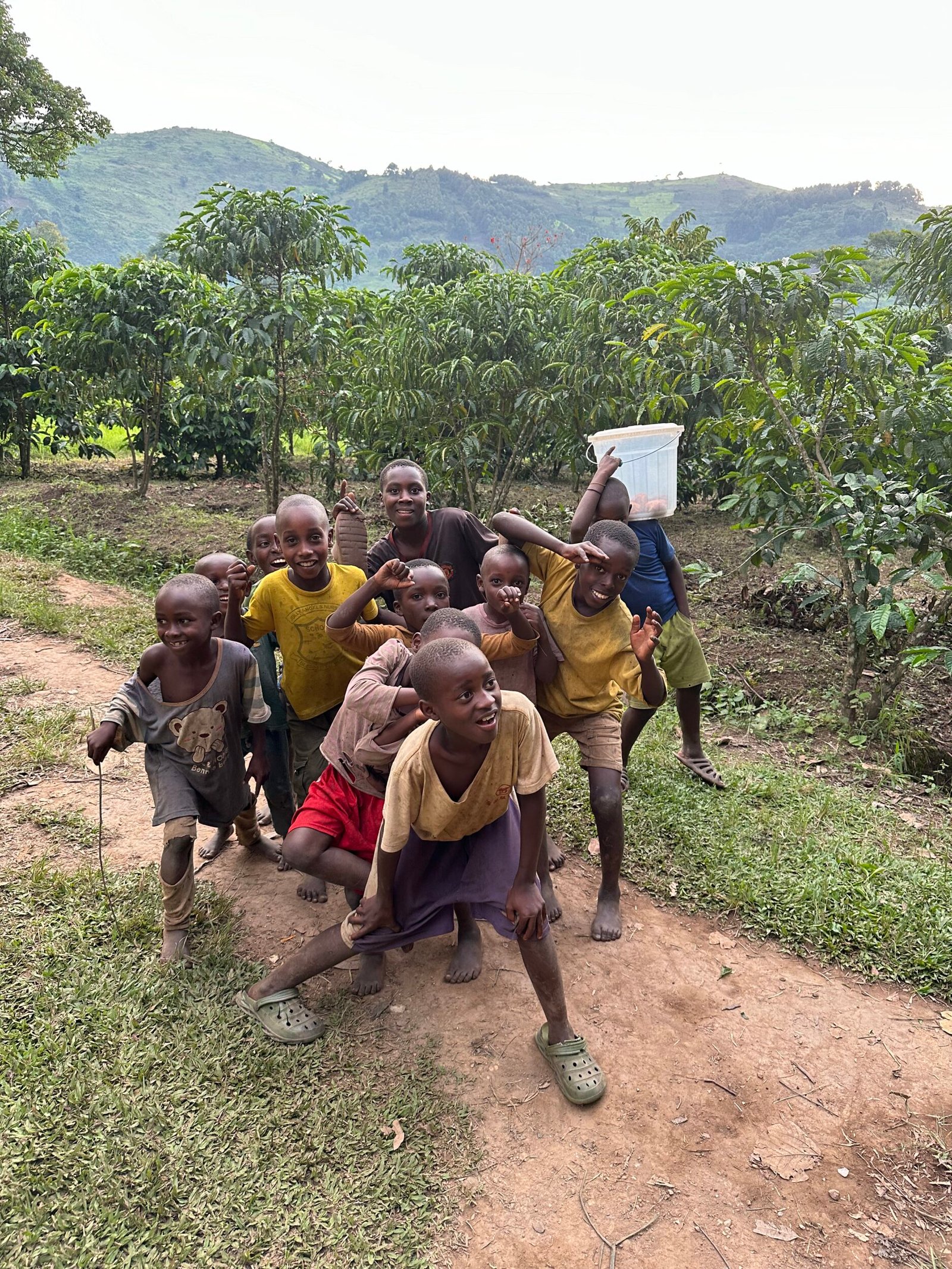 Friendly kids - Uganda tour