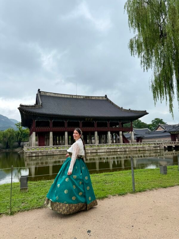 Nicola - South Korea with Keri & Nicola - Korea Tour