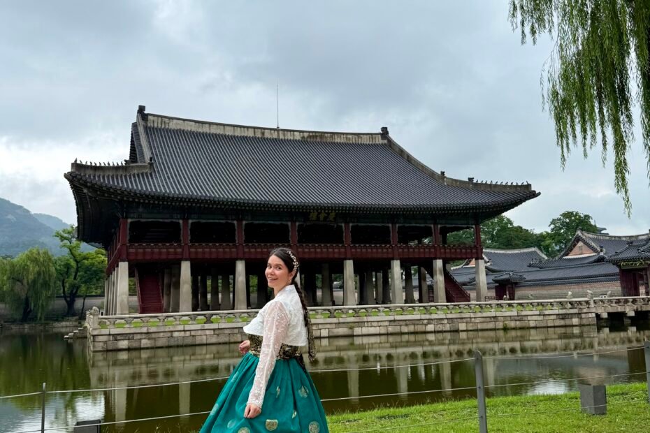 Nicola - South Korea with Keri & Nicola - Korea Tour