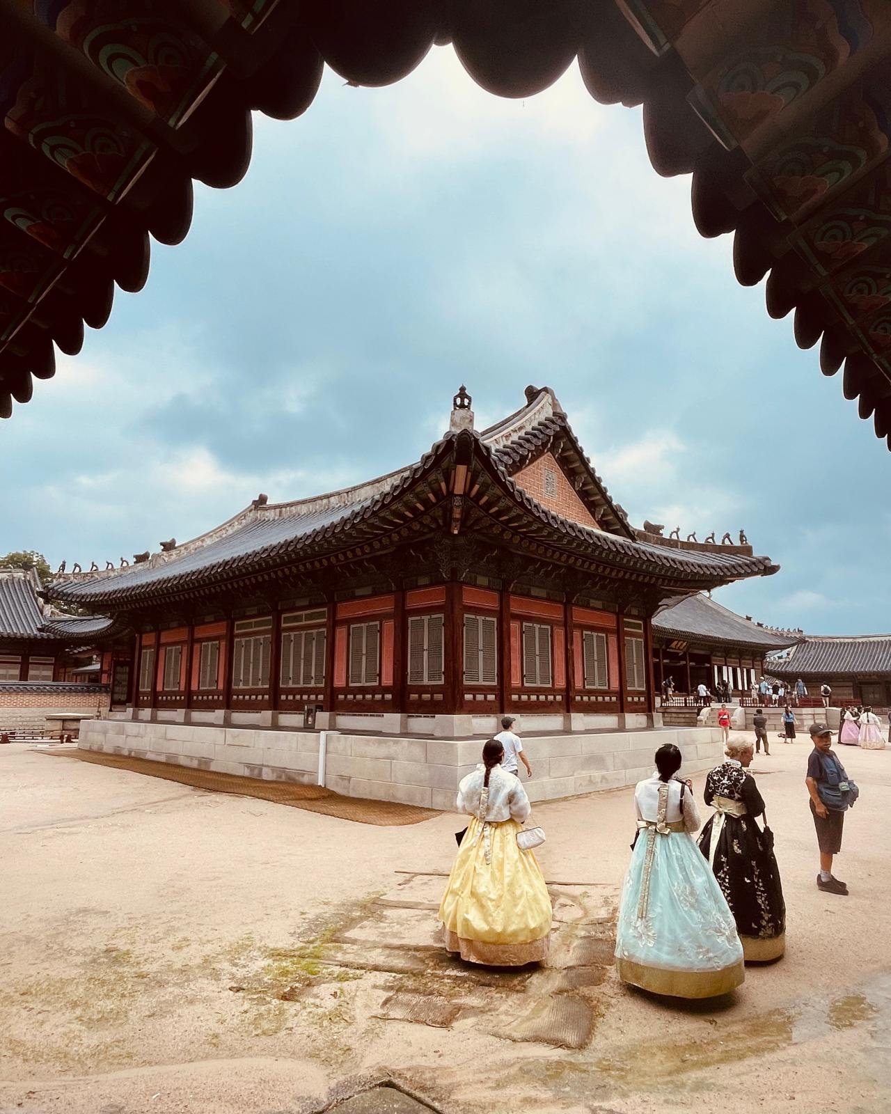 Seoul Tour - South Korea with Keri & Nicola